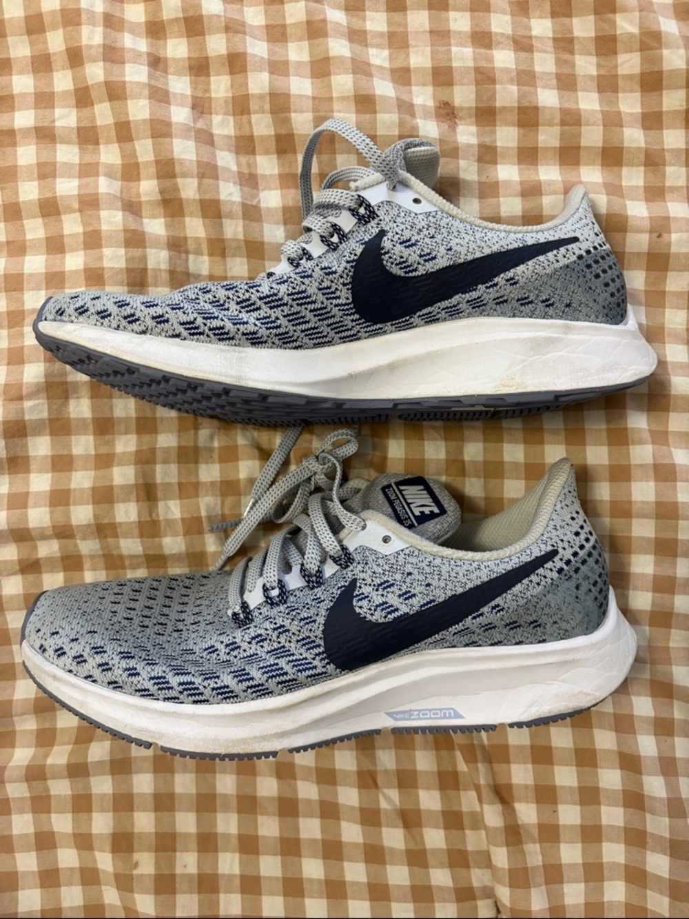 Nike Flyknit Trainers - Light Gray with Navy Swoosh